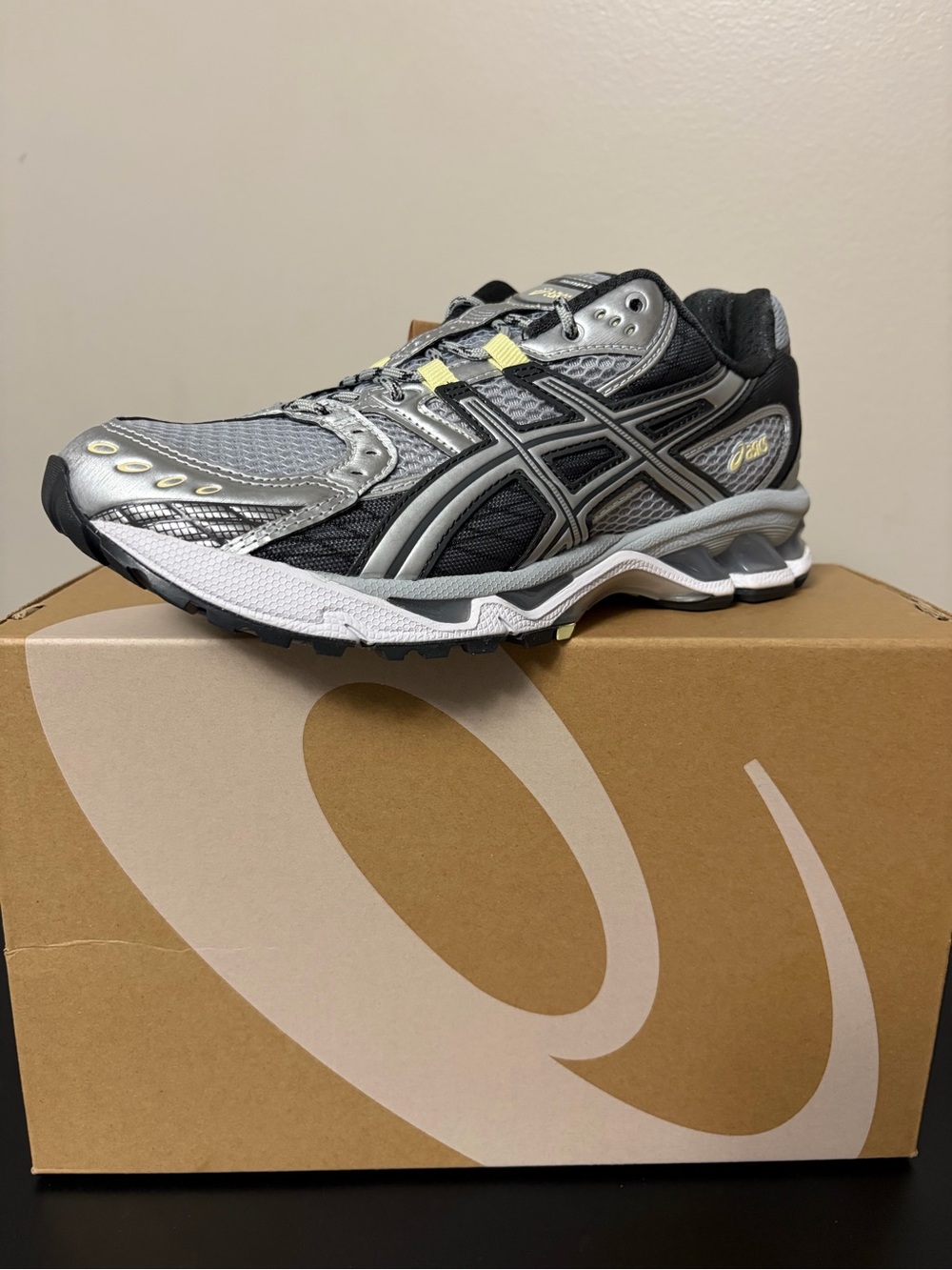 ASICS GEL-NIMBUS 10.1 Piedmont Grey/Graphite Grey Shoe Box Label